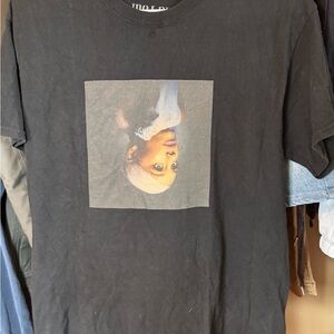 Ariana Grande Sweetener World Tour Graphic Tee – Black – Size M